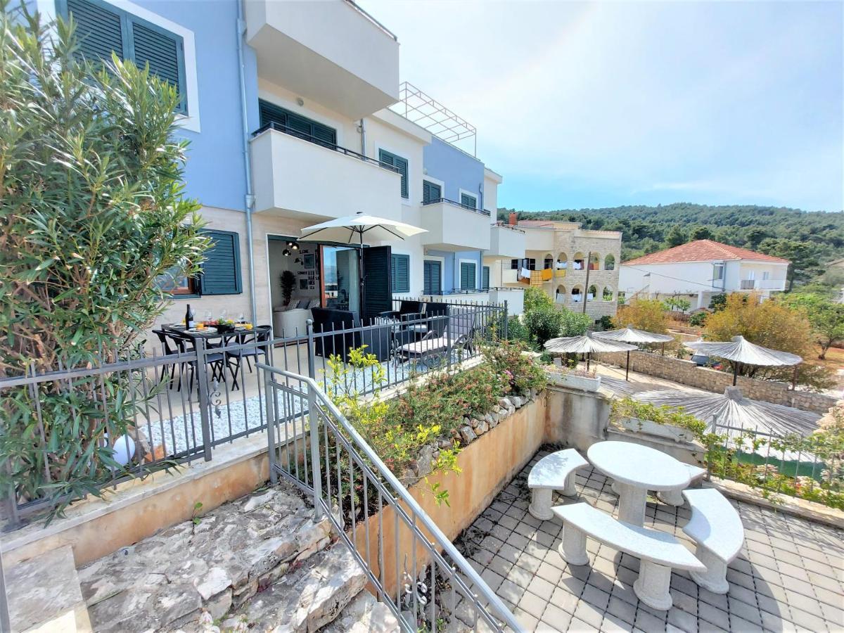 Apartment Livia Slatine Ngoại thất bức ảnh